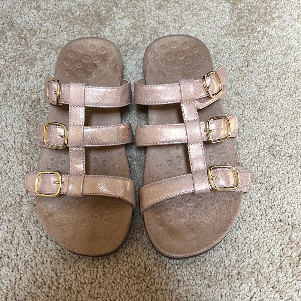 Vionic SZ 9, misa slide sandals.